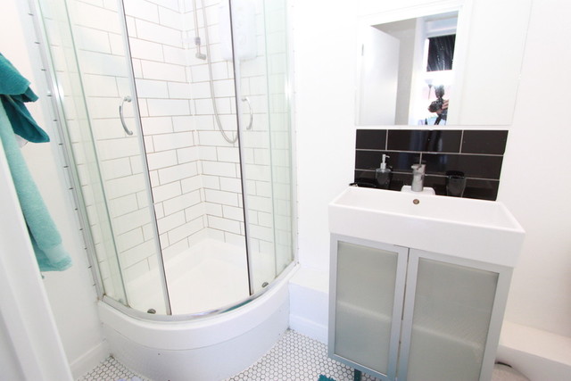  Image of 3 Bedroom Apartment to rent at London Haggerston, E2 8HN