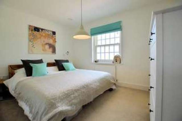  Image of 3 Bedroom Semi-Detached for sale at Aldermaston  Reading, RG7 4HZ