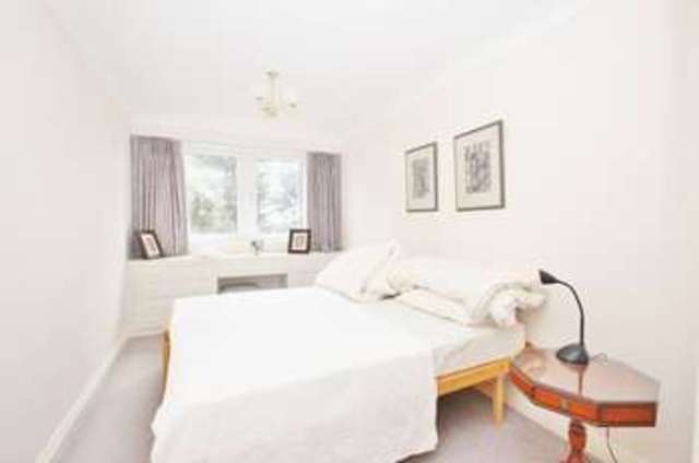  Image of 3 Bedroom Flat for sale at Manor Road  Bournemouth, BH1 3BY
