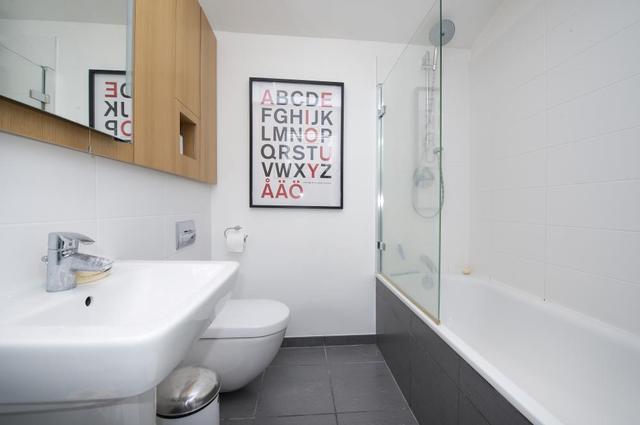  Image of 4 Bedroom Detached to rent at Margate Road  London, SW2 5DT