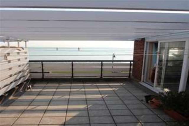  Image of 2 Bedroom Flat to rent at Lee-on-the-Solent, PO13 9ED