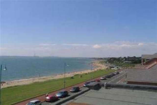  Image of 2 Bedroom Flat to rent at Lee-on-the-Solent, PO13 9ED