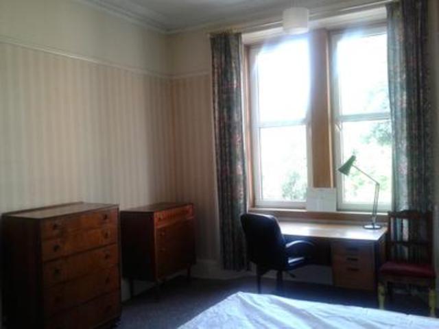  Image of 2 Bedroom Flat to rent at Merchiston Place  Edinburgh, EH10 4NR