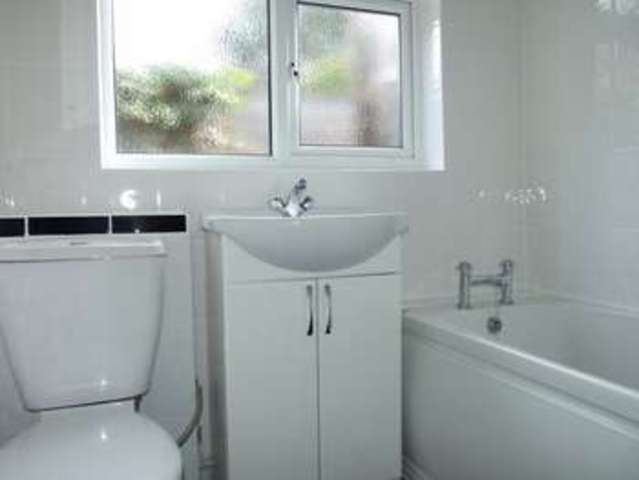  Image of 2 Bedroom Terraced to rent at Reading Berkshire Reading, RG1 2TF
