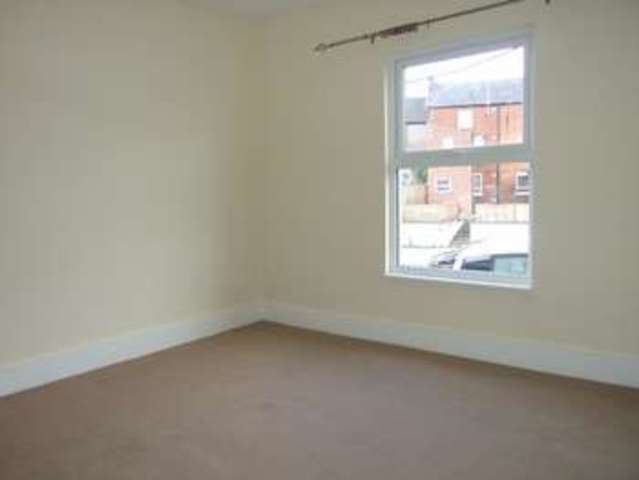  Image of 2 Bedroom Terraced to rent at Reading Berkshire Reading, RG1 2TF