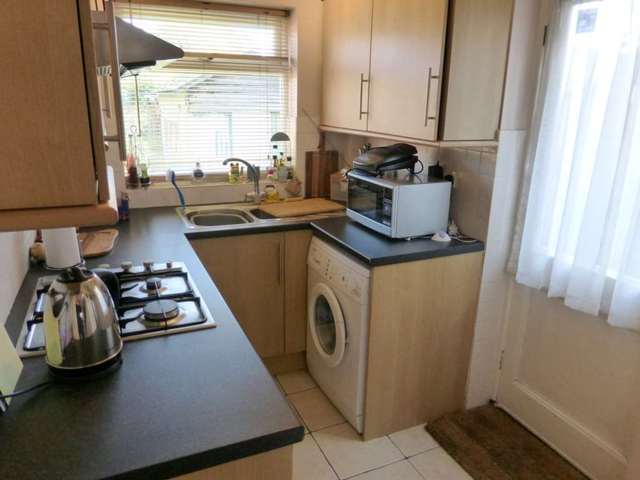  Image of 3 Bedroom Semi-Detached for sale at Munden Grove  Watford, WD24 7EF