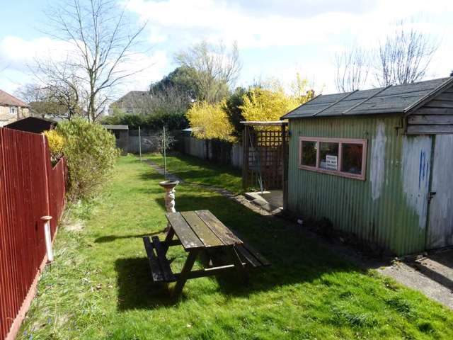 Image of 3 Bedroom Semi-Detached for sale at Munden Grove  Watford, WD24 7EF