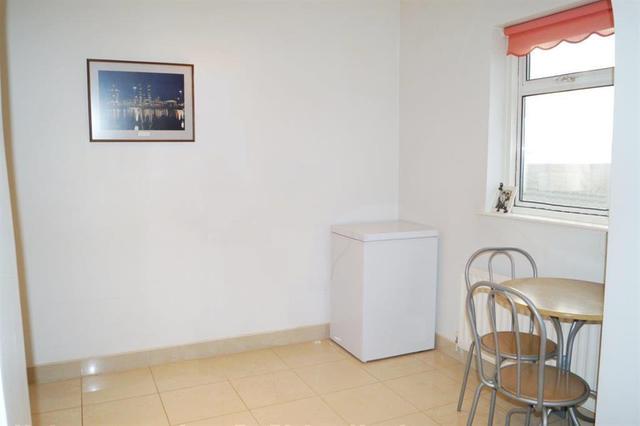  Image of 5 Bedroom Semi-Detached for sale at Hounslow  Hounslow, TW4 5BG
