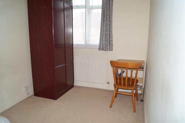  Image of 5 Bedroom Semi-Detached for sale at Hounslow  Hounslow, TW4 5BG