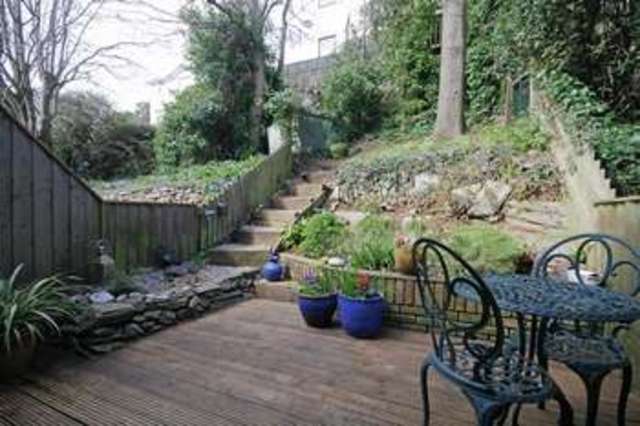  Image of 2 Bedroom Flat to rent at New Road  Brixham, TQ5 8NL