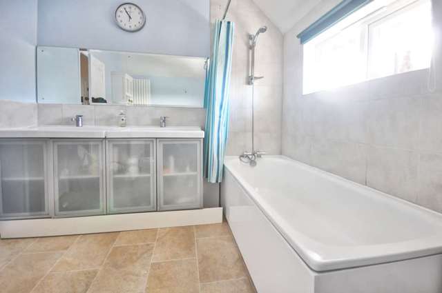  Image of 3 Bedroom Semi-Detached for sale at Dunsomer Hill North Moreton Didcot, OX11 9AP