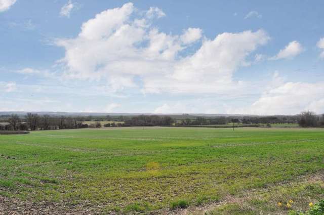  Image of 3 Bedroom Semi-Detached for sale at Dunsomer Hill North Moreton Didcot, OX11 9AP