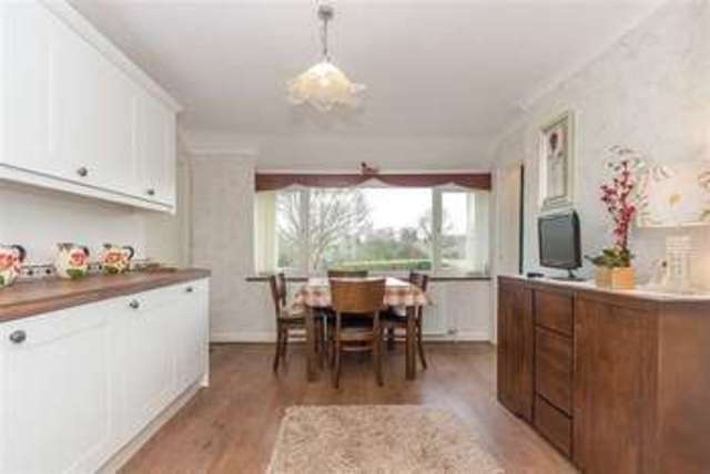  Image of 3 Bedroom Detached for sale at Oakfield Drive  Cofton Hackett, B45 8AN