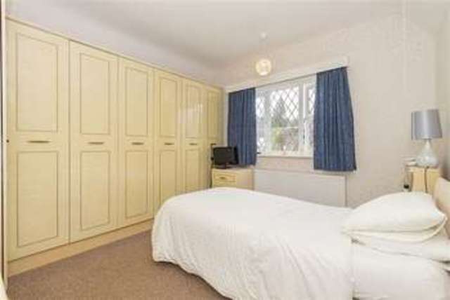  Image of 3 Bedroom Detached for sale at Oakfield Drive  Cofton Hackett, B45 8AN