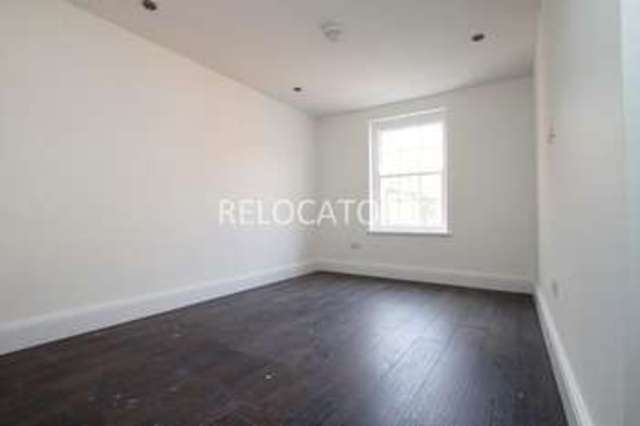  Image of 3 Bedroom Flat to rent at Old Nichol Street  London, E2 7HR