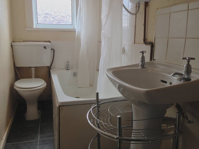  Image of 2 Bedroom Detached to rent at Bolton  Bolton, BL1 3BH