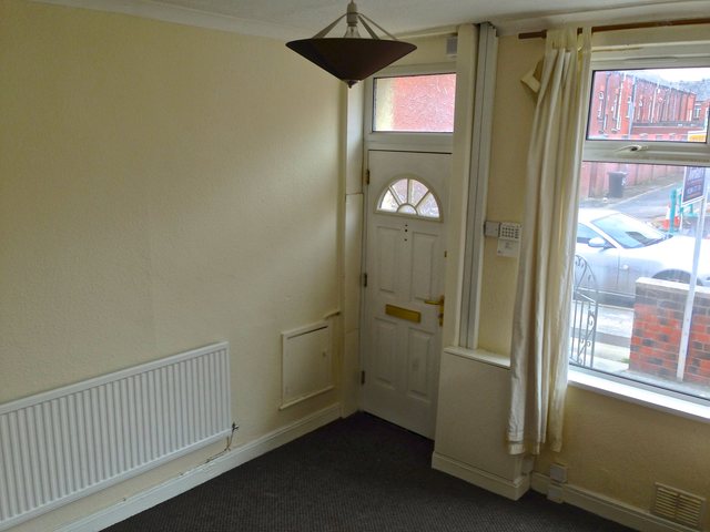  Image of 2 Bedroom Detached to rent at Bolton  Bolton, BL1 3BH