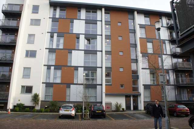  Image of 2 Bedroom Apartment to rent at Page Court Commonwealth Drive Crawley, RH10 1AT