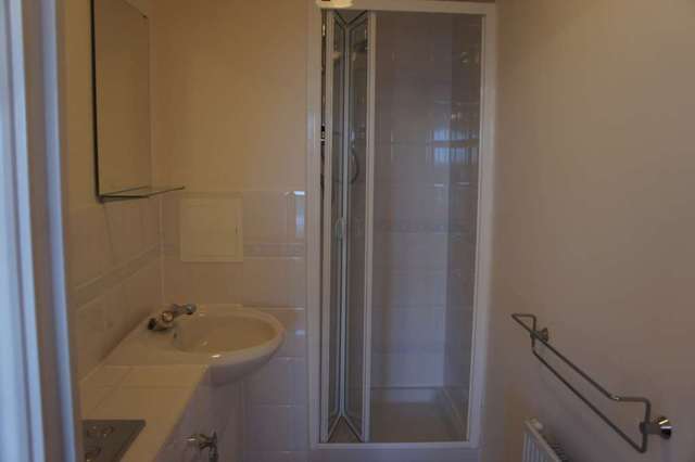  Image of 2 Bedroom Apartment to rent at Page Court Commonwealth Drive Crawley, RH10 1AT