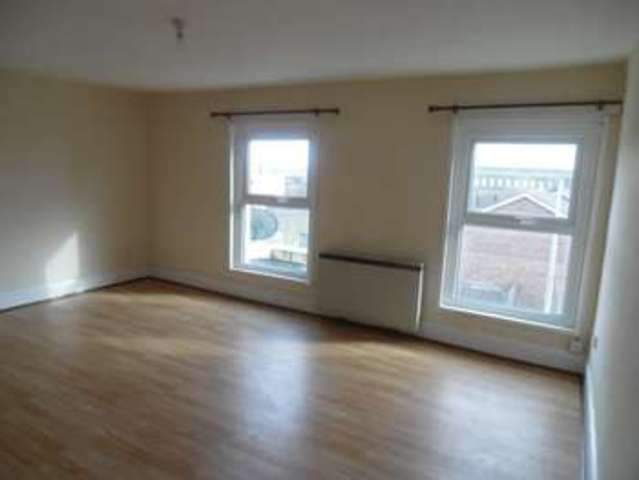  Image of 1 Bedroom Flat to rent at Great Yarmouth  Norfolk, NR30 3JR