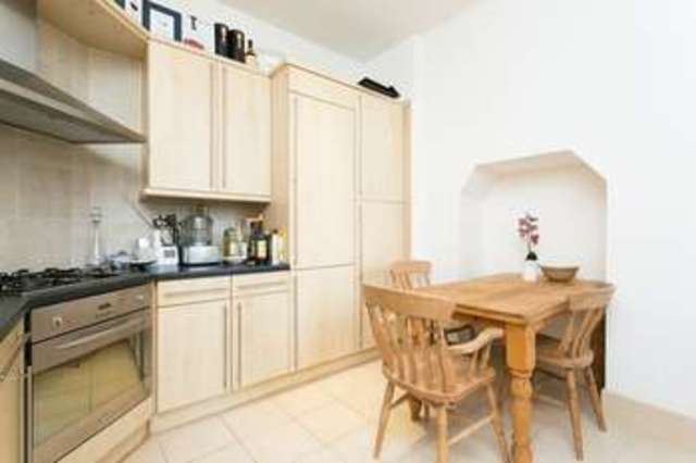  Image of 2 Bedroom Flat to rent at Randolph Avenue  London, W9 1NS