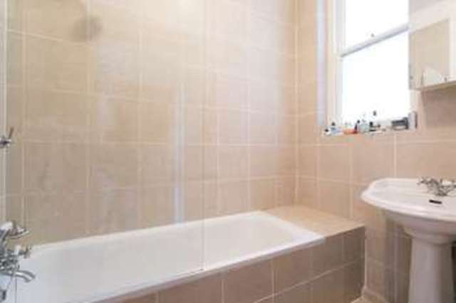  Image of 2 Bedroom Flat to rent at Randolph Avenue  London, W9 1NS