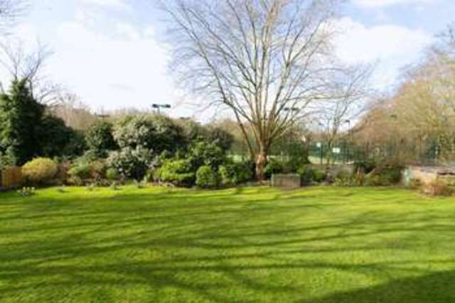  Image of 2 Bedroom Flat to rent at Randolph Avenue  London, W9 1NS