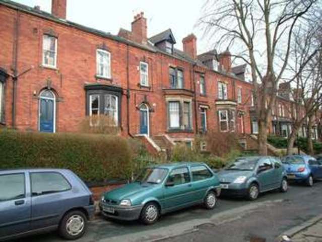  Image of 1 Bedroom Flat to rent at Regent Park Terrace Hyde Park Leeds, LS6 2AX