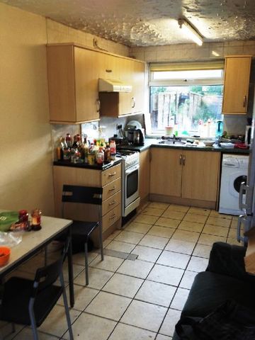  Image of 5 Bedroom House Share to rent at Edgbaston West Midlands Edgbaston, B15 2SJ