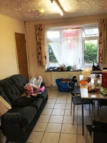  Image of 5 Bedroom House Share to rent at Edgbaston West Midlands Edgbaston, B15 2SJ