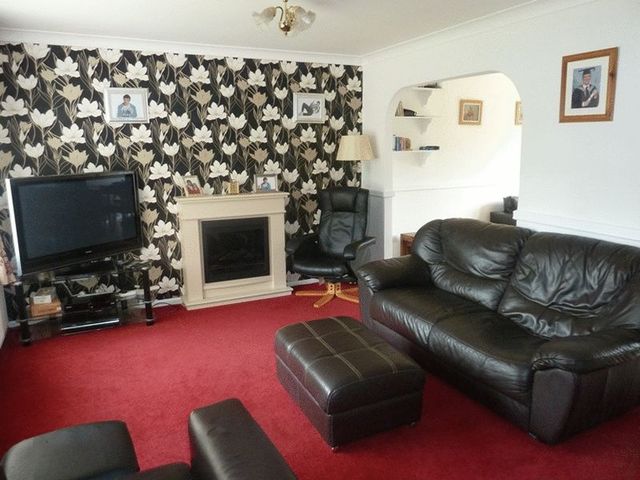  Image of 3 Bedroom Detached for sale at Rudgwick Drive  Brandlesholme, BL8 1YE