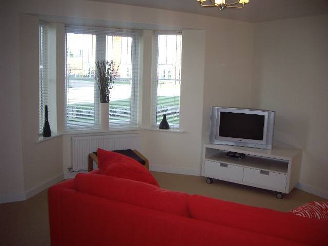  Image of 2 Bedroom Flat to rent at Warrington Cheshire Fearnhead, WA2 7DB