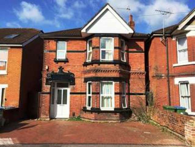  Image of 1 Bedroom Detached to rent at 12 St Catherines Road  Southampton, SO18 1LJ