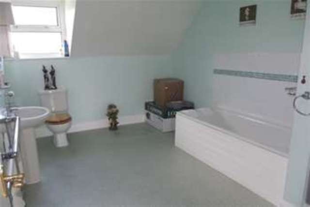  Image of 1 Bedroom Flat to rent at Dover, CT16 1EY