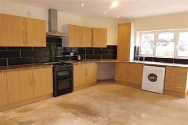  Image of 5 Bedroom Detached to rent at Birmingham, B28 0UW