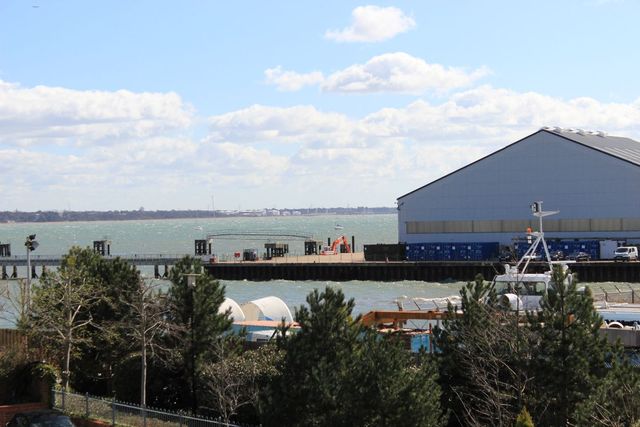  Image of 2 Bedroom Apartment for sale at Selman Close  Hythe, Southampton, SO45 6JS