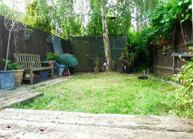  Image of 2 Bedroom Detached for sale at Shaw Road Array East Dulwich, SE22 8DP