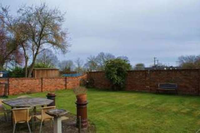  Image of 1 Bedroom Flat to rent at The Straight Mile Shurlock Row Reading, RG10 0QN