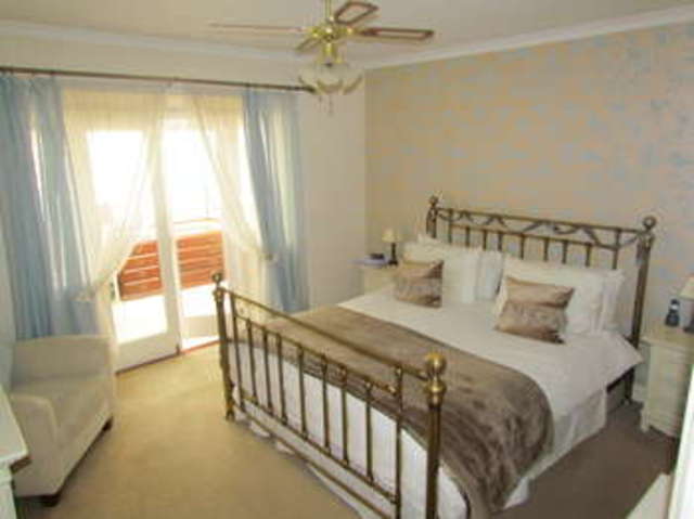  Image of 5 Bedroom Detached for sale at Worcester Worcestershire Worcester, WR5 2LS