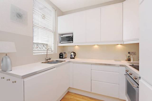  Image of 2 Bedroom Flat to rent at St Anns Villas  London, W11 4RX