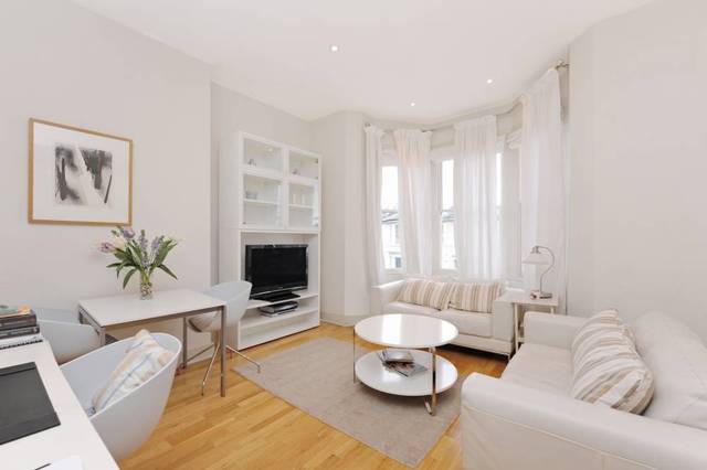  Image of 2 Bedroom Flat to rent at St Anns Villas  London, W11 4RX