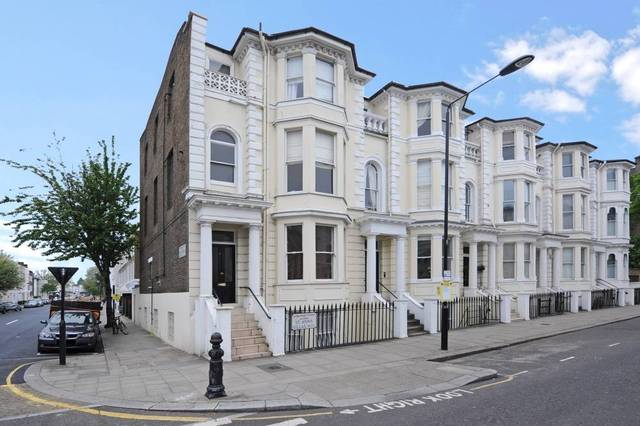  Image of 2 Bedroom Flat to rent at St Anns Villas  London, W11 4RX