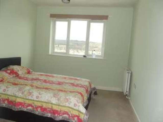  Image of 1 Bedroom Flat to rent at St. Hughs Avenue  High Wycombe, HP13 7TZ