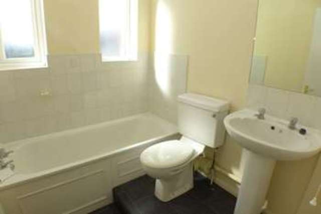  Image of 1 Bedroom Flat for sale at St James Way  Sidcup, DA14 5HF