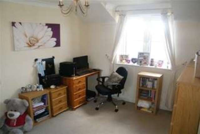 Image of 2 Bedroom Detached to rent at Basildon, SS15 4DT