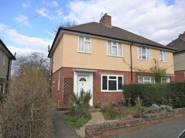  Image of 1 Bedroom Flat for sale at Pebble Close  Stourbridge, DY8 1LF
