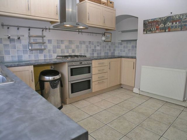  Image of 1 Bedroom Flat for sale at Pebble Close  Stourbridge, DY8 1LF
