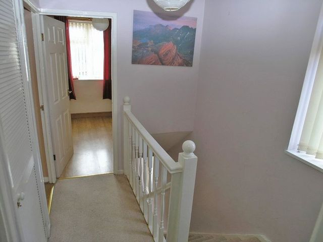 Image of 1 Bedroom Flat for sale at Pebble Close  Stourbridge, DY8 1LF