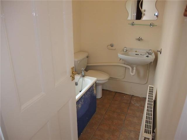  Image of 2 Bedroom Flat to rent at Dunfermline Fife Fife, KY12 9NE