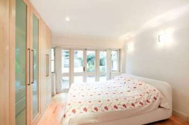  Image of 3 Bedroom Flat for sale at Mapesbury Cons Area London Fortune Green, NW2 4DX
